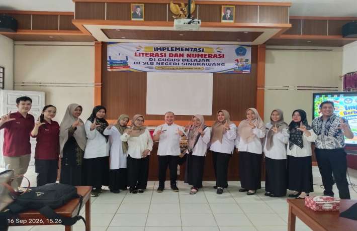 Dua Perwakilan Guru SMPN 3 Singkawang mengikuti Kegiatan Implementasi Literasi dan Numerasi 2026 unt